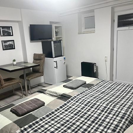 Apartmanek Patricie Room With Kitchenette Suitable For 2 Adults And 2 Children Mikulov Zewnętrze zdjęcie