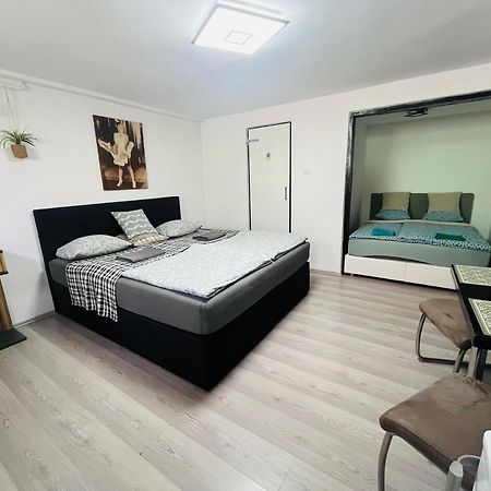 Apartmanek Patricie Room With Kitchenette Suitable For 2 Adults And 2 Children Mikulov Zewnętrze zdjęcie