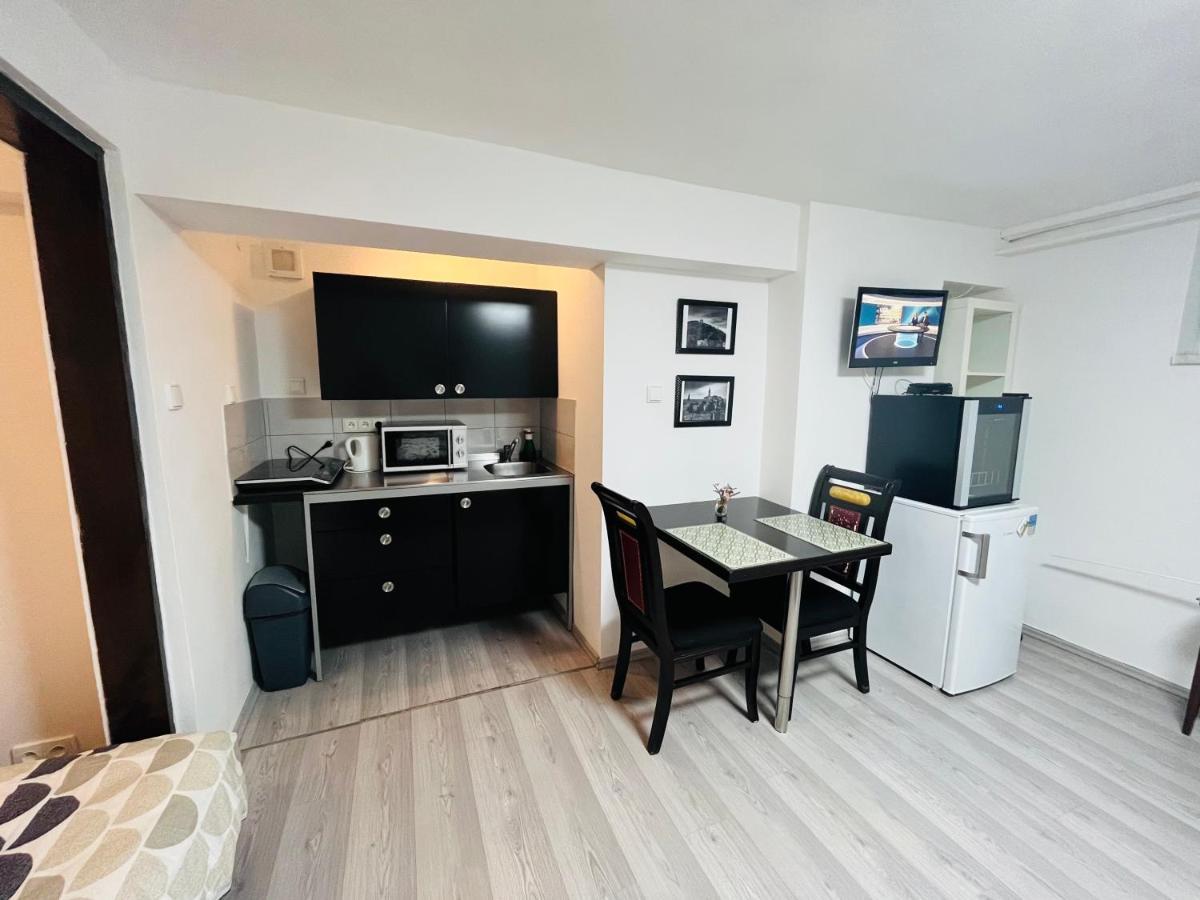 Apartmanek Patricie Room With Kitchenette Suitable For 2 Adults And 2 Children Mikulov Zewnętrze zdjęcie