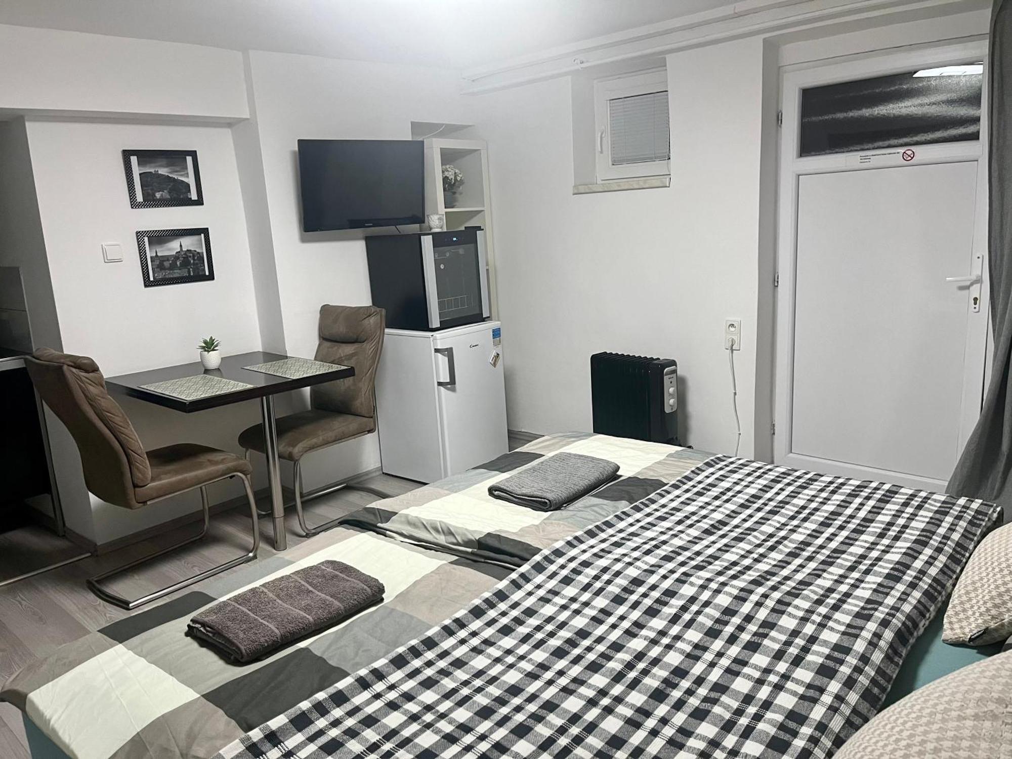 Apartmanek Patricie Room With Kitchenette Suitable For 2 Adults And 2 Children Mikulov Zewnętrze zdjęcie