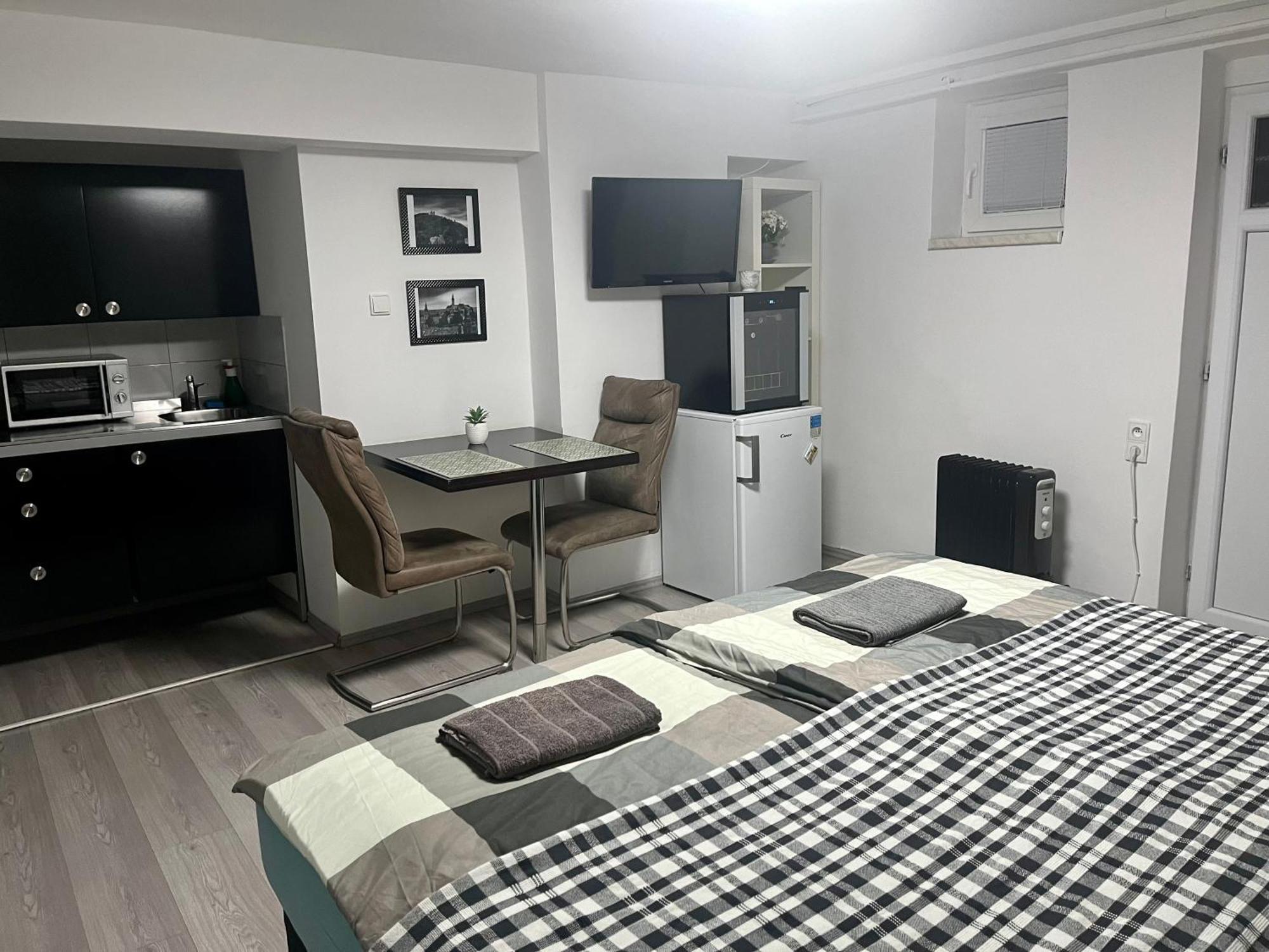 Apartmanek Patricie Room With Kitchenette Suitable For 2 Adults And 2 Children Mikulov Zewnętrze zdjęcie